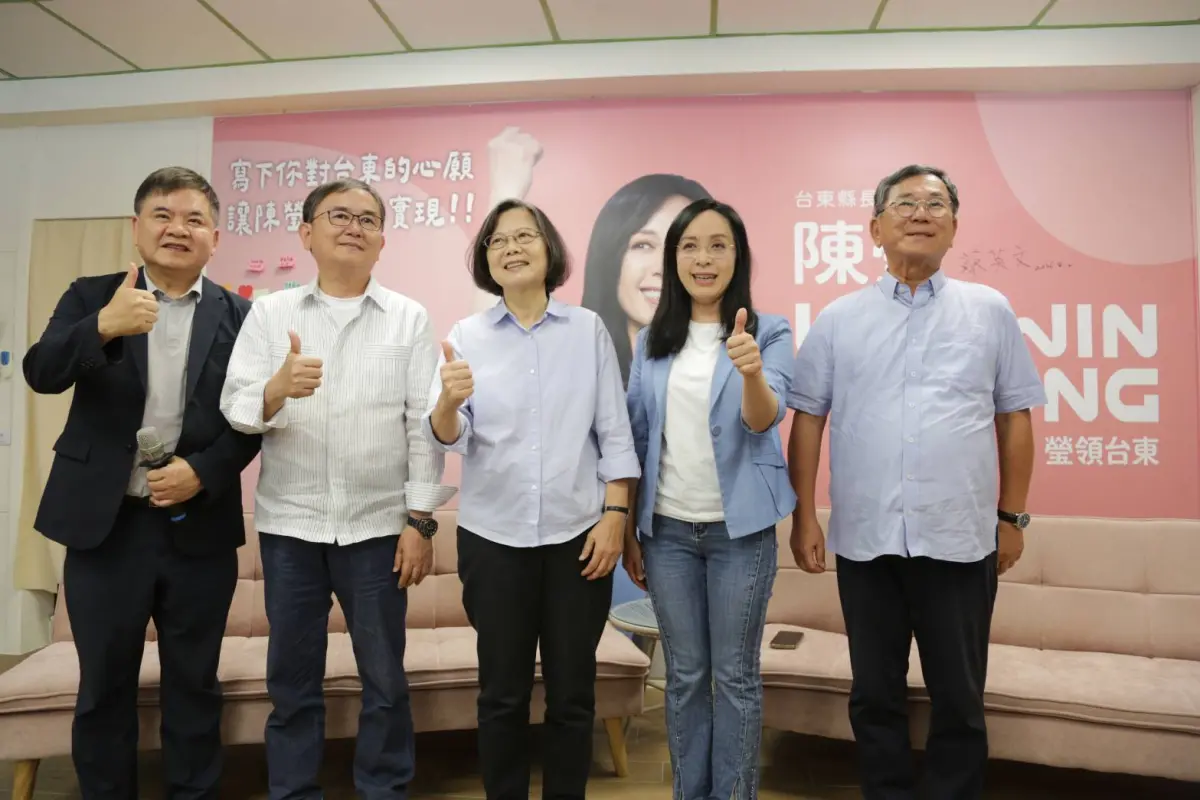 ▲蔡英文與陳瑩、劉櫂豪同框，並接任陳瑩競選總部主委，象徵綠營大團結。（圖／陳瑩競辦提供）