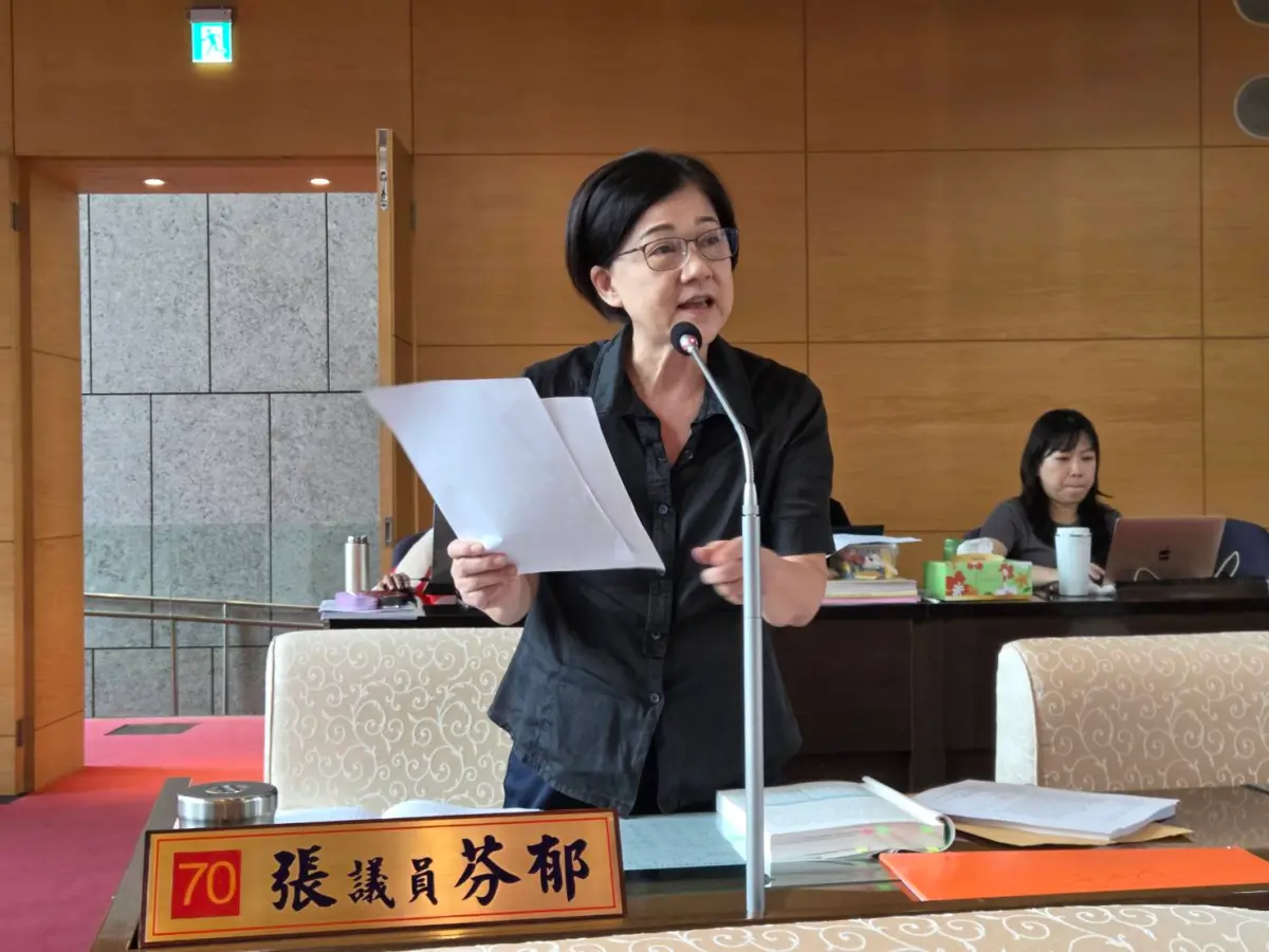 ▲議員張芬郁指出，近日接獲糕餅、烘焙及餐飲業者「求救」，反映部分食用油品遲遲無法正常供應(圖／柳榮俊攝2026.8.4)