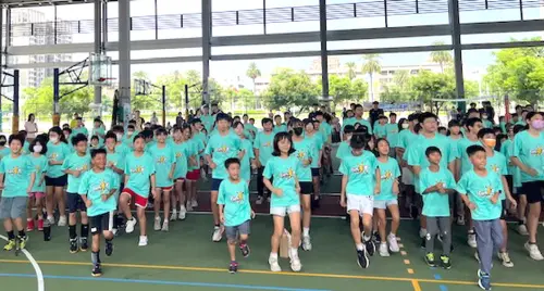 ▲台灣電力公司鳳山區營業處舉辦台電排球Fun電營活動，有330位學童及家長與會。(圖／台電公司鳳山區營業處提供)