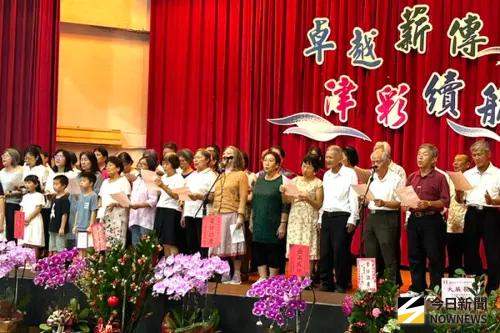 ▲高雄市市召會演唱歌曲祝福旗津國中新任校長潘如萍到任。(圖／記者黃守作攝，2026.08.04)