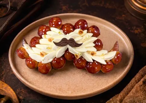 ▲高雄洲際酒店推出父親節蛋糕「香草榛果聖多諾黑 Vanilla Hazelnut Saint-Honoré」（圖／高雄洲際提供）