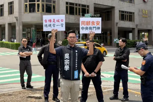 賴清德台中衝選舉　藍營小雞場外突襲：先顧食安再拚選戰！