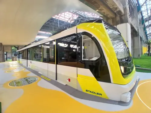 高捷黃線列車模型　8/8親子遊樂園區搶先亮相