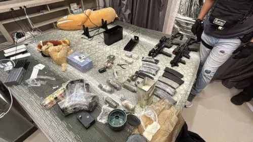 ▲31歲中國籍男子 非法持有軍用級武器 泰國法院重判46年（圖／截自泰國網站）