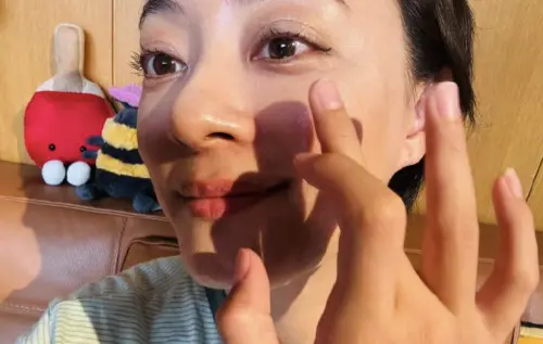 孫儷妝容全是女兒小花化的！打粉底像在抽耳光　朋友笑：太隆重