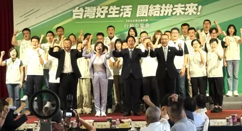 賴清德轟盧秀燕滿意度低！中市府回嗆：44分好意思笑67分？