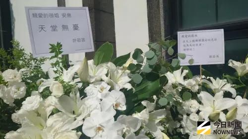 天后化妝師陳聆薇告別式！現場一片花海　江蕙、張惠妹不捨告別