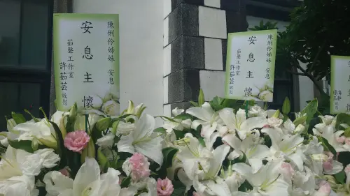▲陳聆薇告別式整片花海。（圖／記者林調遜攝影）