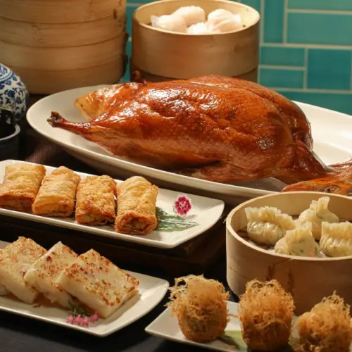 ▲故宮晶華推出多款外帶餐，包含招牌烤鴨。（圖／翻攝晶華美食到你家官網）