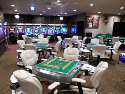 ▲養老院化身賭場（圖／截自Day Service Las Vegas）