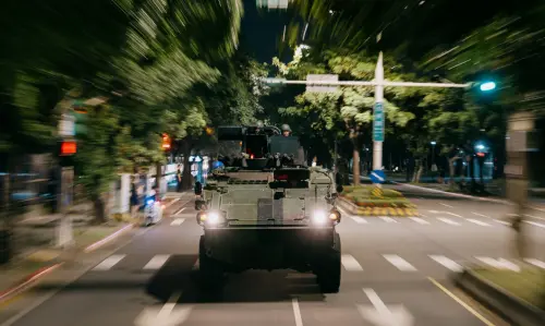 模擬戰時指揮畫面曝光！「萬鈞車隊」護送賴清德進入指揮所