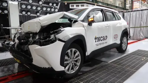 台灣人為何買爆Corolla Cross？撞擊測試結果被挖出：難怪賣翻了