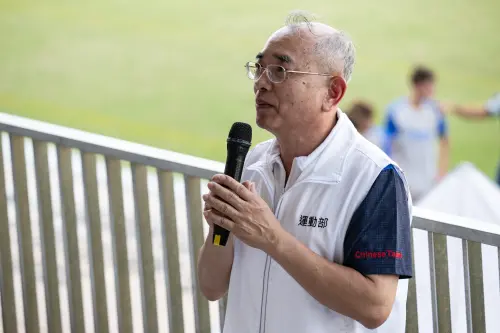 ▲FORMOSA 7s賽事期間預估創造3億元運動經濟效益，帶動高雄住宿、餐飲、交通、商圈與觀光景點消費，運動部參事呂忠仁親臨球場。（圖／健身工廠提供）