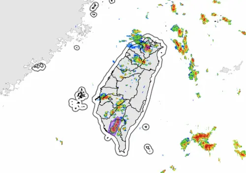 國家級警報響了！台南、高雄大雨狂轟　「大雷雨」雨區擴大到嘉義