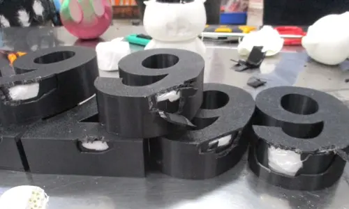 ▲保安警察第三總隊二大隊查獲自德國進口之3D玩具熊及數字飾品郵包中夾帶毒品案，起出第三級毒品愷他命毛重1054.5公克。(圖／保三總隊二大隊提供)