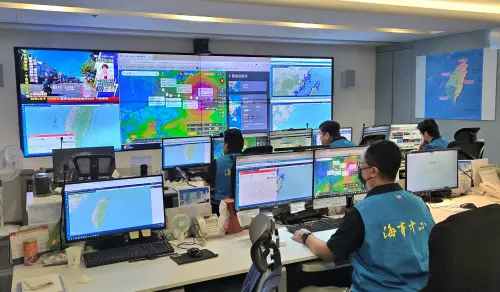 白海豚颱風明擬發海警　離島船班部分停航、星宇開加班機疏運