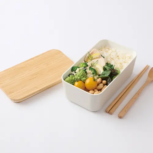 ▲迎接開學季，日本百年漆器工藝 TAKENAKA 便當盒全系列折後 350 元起。（圖／HOLA提供）