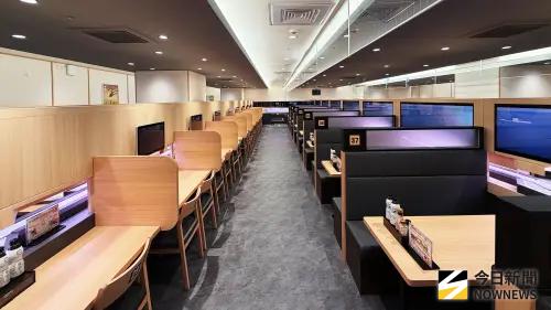 ▲新光三越台南新天地店店內空間約130 坪、共 228 席，座席配置多元數位點餐模式。（圖／記者陳美嘉攝，2026.08.06）