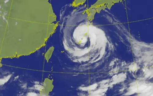 颱風動態整理！白海豚「路徑、登陸點、風雨、停班停課機率」一覽