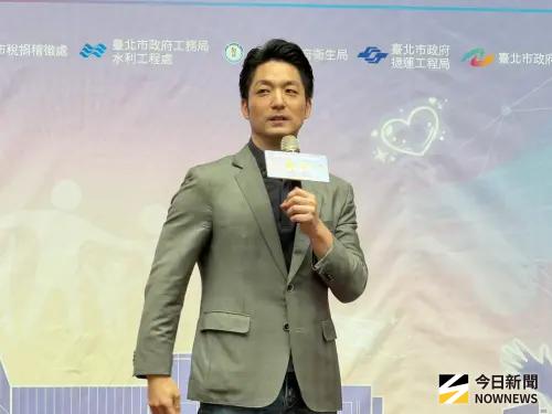 父親節碰上白海豚颱風！蔣萬安曝收兒子手作禮物：今天以防颱為主