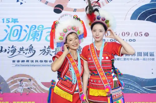 ▲河智媛（右）擔任豐年節代言人。（圖／主辦單位提供）