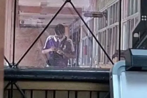▲泰國警消公布的嫌犯照片。（圖／翻攝自曼谷郵報）