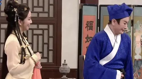 ▲陳亞蘭（右）聽到周曉涵講台語一直憋笑。（圖／翻攝自YouTube 華視綜藝頻道）