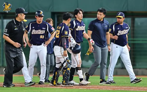 影／張士綸單場3安卻痛到倒地！提前退場治療　中信兄弟回報傷勢