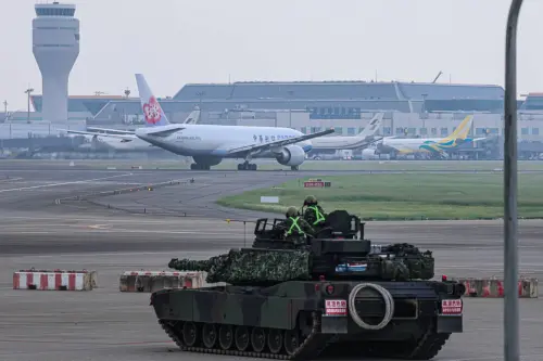漢光42》M1A2T首進桃機！貨櫃鋼刺蝟阻敵　雲豹甲車淡水野戰搶修