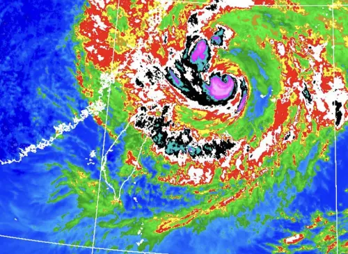 國家警報響！台北、新北雨像用倒的　最新「大雷雨警戒區域」出爐