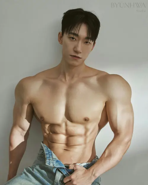▲韓國健身網紅「鐘鐘」的身材傲人。（圖／翻攝自IG@classicbody_chong）