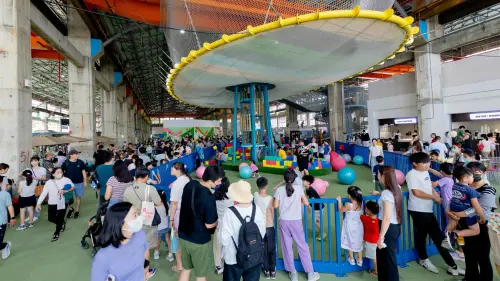 開幕首日湧入3萬人朝聖！全台最大「高雄親子樂園區」嗨翻
