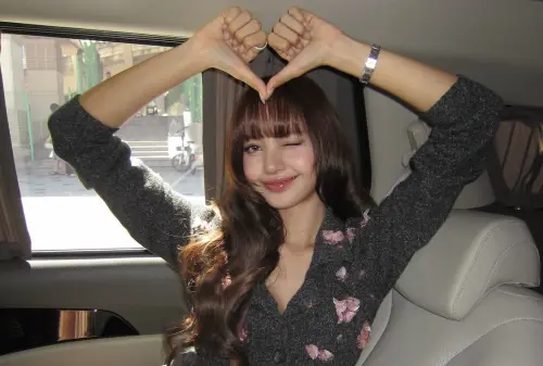 ▲Lisa發文感謝BLACKPINK成員及粉絲們在這10年的陪伴。（圖／翻攝自Lisa IG@lalalalisa_m）