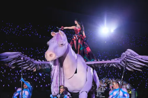 蔡依林演唱會爆笑插曲！天后唱一半「鹿頭斷了」舞者嚇瘋急求救