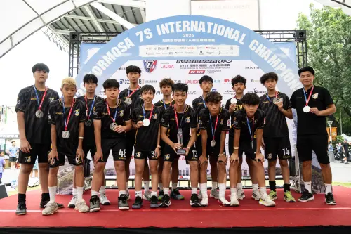 ▲高雄Attackers FC U14一路闖進冠軍戰，最終PK 3：4惜敗、拿下亞軍，展現近年導入西班牙青訓體系的成果。（圖／柏文健康事業提供）