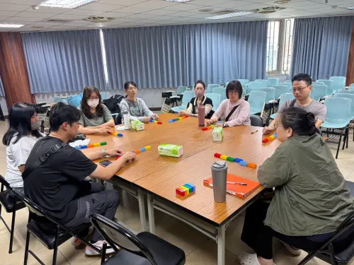 ▲高市警局少年警察隊攜手高市府少輔會於暑假前辦理6場次家長團體。(圖／高市警局少年警察隊提供)