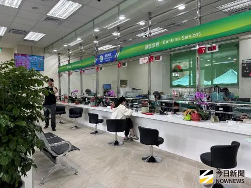 百年豐原郵局整修竣工 遷回原址營業民眾讚：明亮又便民