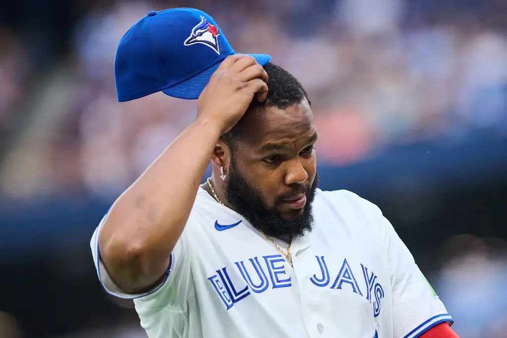 ▲美國職棒大聯盟（MLB）多倫多藍鳥與波士頓紅襪的比賽中，發生了一起極為罕見的烏龍插曲！由於球場計分板顯示錯誤的「出局數」，導致場上球員全憑錯誤資訊跑壘與守備。（圖／美聯社／達志影像）