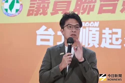 沈伯洋稱饒慶鈴案「跟鳳梨釋迦無關」　她反問：梁文傑為何道歉？