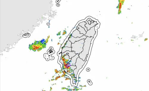 國家級警報響了！高雄、屏東暴雨轟炸　氣象署急發「大雷雨警戒」