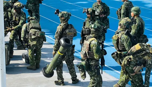▲漢光42號演習，「涼山特勤隊」罕見現身漢光，攜帶「單兵攜帶式標槍飛彈」執行空中打擊任務。（圖／記者陳韻年攝, 2026,08,12）