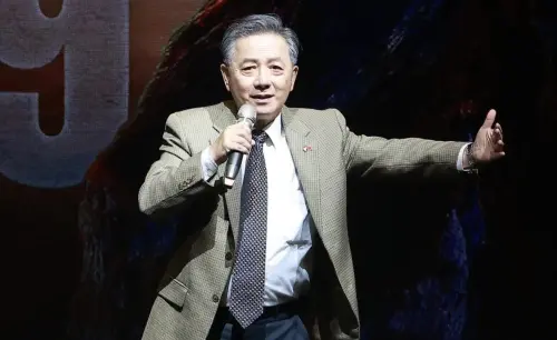 Former Pentagon official Tony Hu delivers a speech. (TCN)
