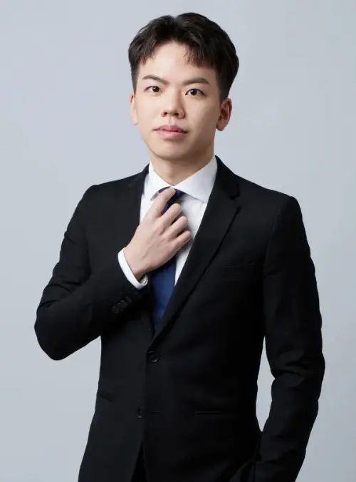 ▲郭柏鴻不僅曾經擔任司法院院長機要秘書，還是學生時就考取培訓機師資格，資歷相當亮眼。（圖／理鴻法律事務所官網）