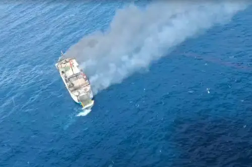 峇里島外海渡輪起火！1死172人獲救　上週才剛發生5死渡輪火警