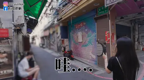 ▲韓國YouTuber有璟日前走訪夜市，看到至少6間精華店面出租，與10年前的繁華形成鮮明對比。（圖／翻攝自YT「有璟嘿喲요찡」）