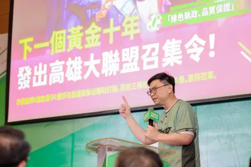 ▲賴瑞隆提出大南方計畫四大戰略並以棒球賽舉例說，他是關鍵的第四棒，將把前三棒累積成果送回本壘，開創高雄下一個黃金10年。（圖／高雄市長參選人賴瑞隆堤供）
