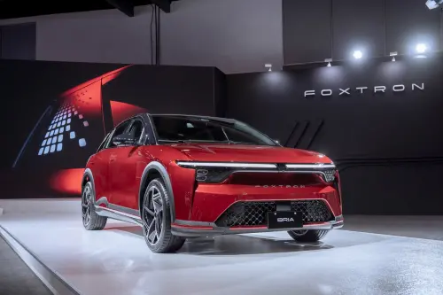 ▲鴻海打造的 Foxtron Bria 躍升 7 月純電銷量冠軍，配備與操控獲好評。（圖／翻攝自 Foxtron EV 臉書）