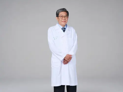 ▲李秉穎醫師表示，現今已有只需服用一次即可完成療程的新型抗流感病毒藥物，大幅提升服藥便利性。（台灣兒童感染症醫學會）