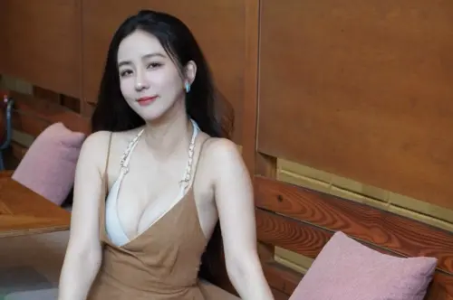 ▲周曉涵強調自己變美不是靠整形。（圖／翻攝自周曉涵﻿臉書）