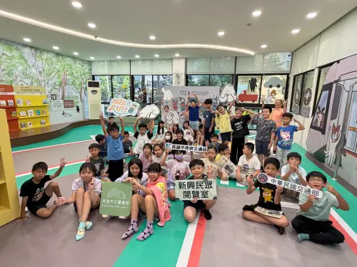 ▲這次走讀活動為分別在小港分館、新興民眾閱覽室、大東分館及岡山分館舉辦，跨越高雄北、中、南、東四個區域，吸引近百位市民參與。(圖／高雄市立圖書館提供)